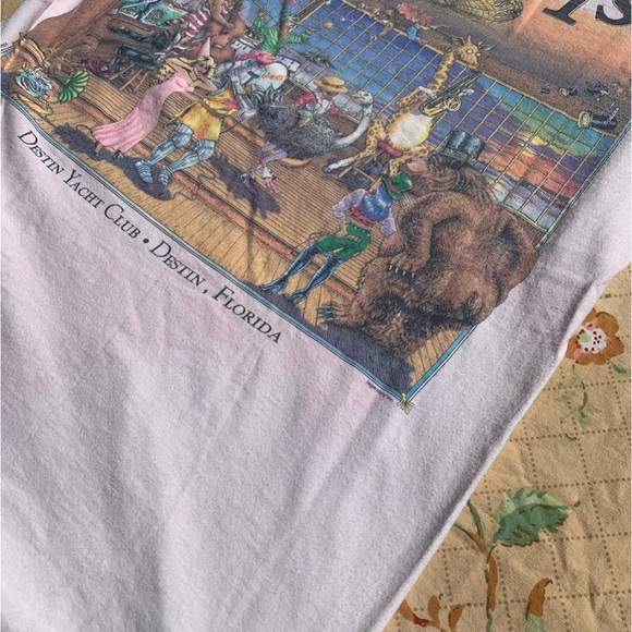 Harry T’s Boathouse Yacht Club Destin Florida Vintage Animal Ball Graphic Tee 🦒 - Picture 3 of 15